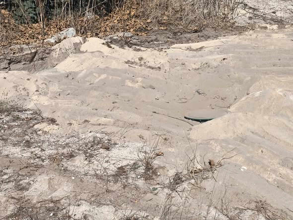 Tampa de fossa ao nível do terreno após recarga